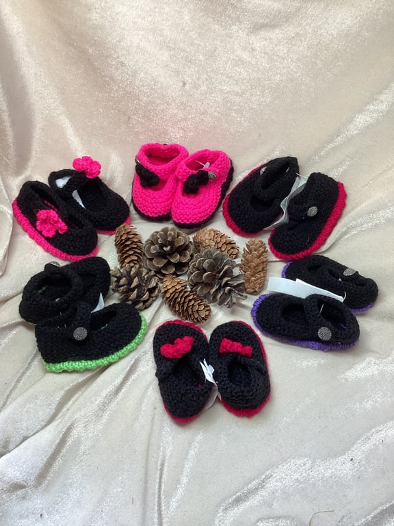 Limited Edition Halloween- Samhain booties 0-3 months. Free Postage.