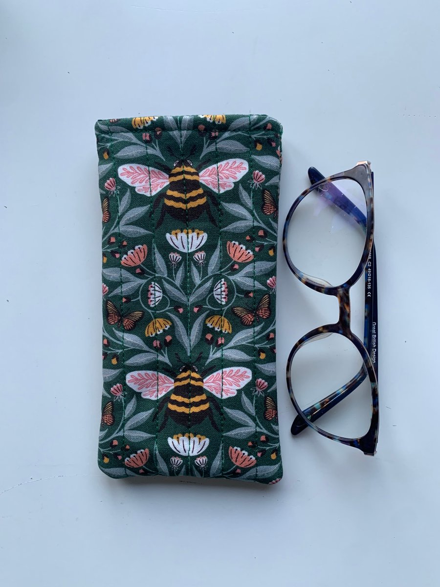 Bee Print Fabric Quilted Fabric Glasses Case