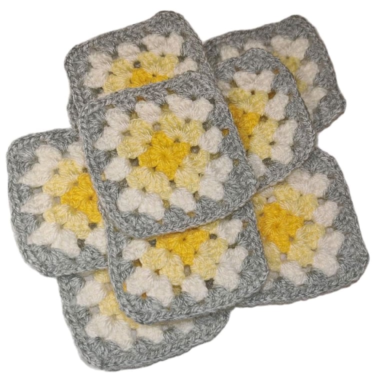 Soft Daisy Granny Squares – Yellow Centre, Pale Lemon, Cream & Dove Grey – 3 inc