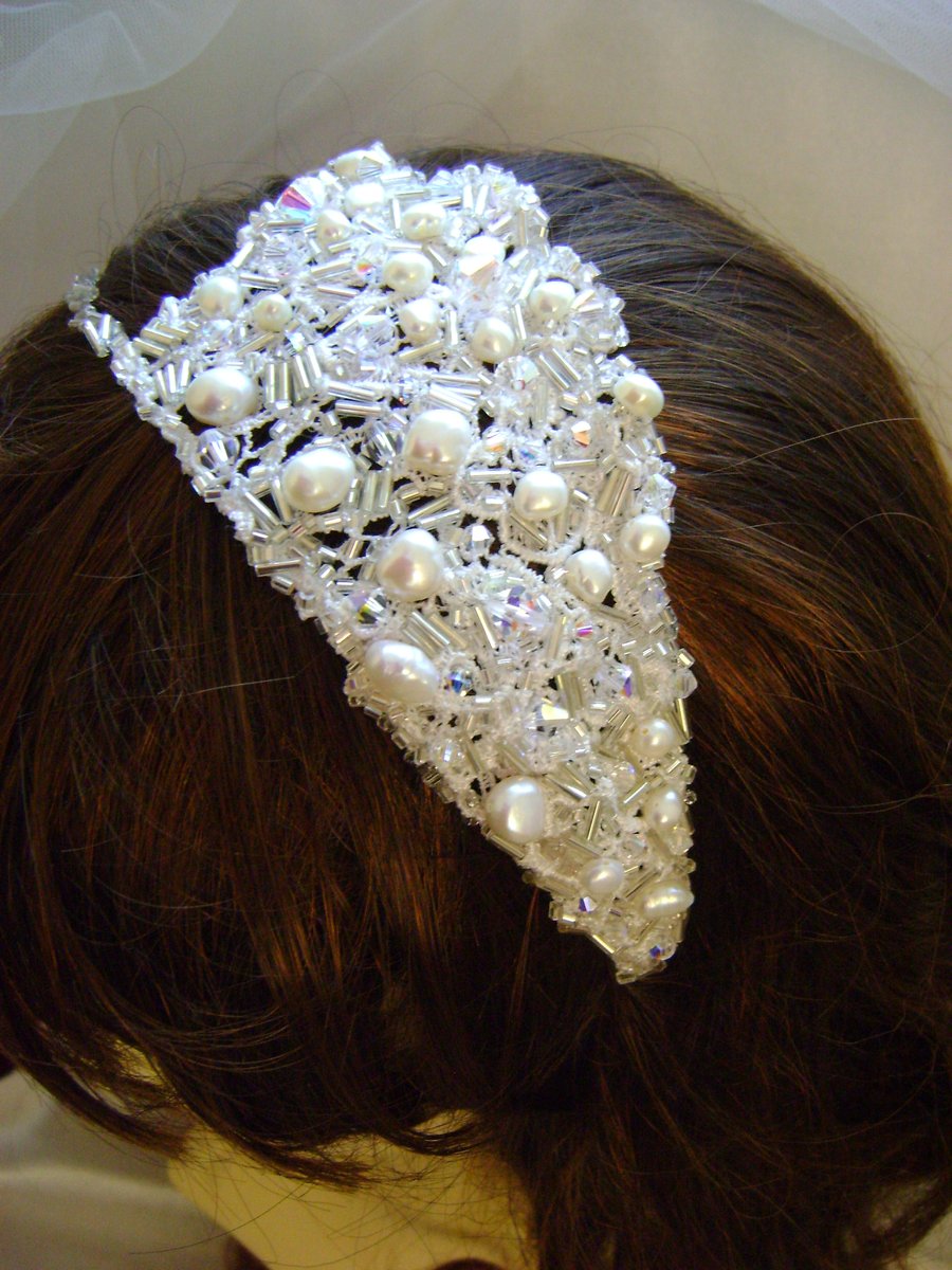 Ivory Lace & Freshwater Pearl Side Tiara