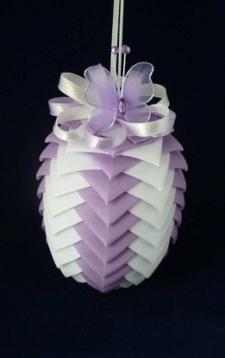 Ribbon Ornament in Lilac & White 