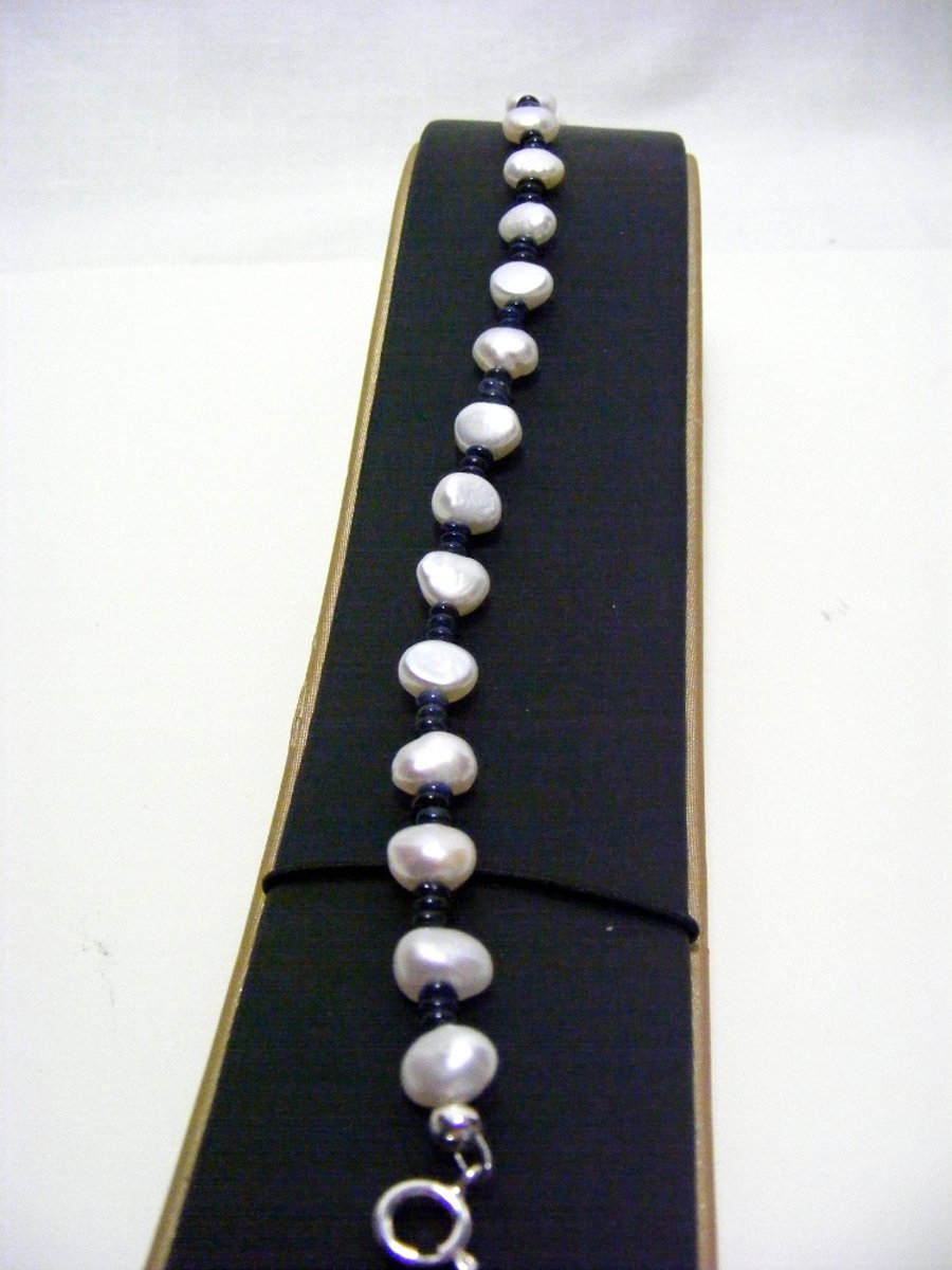  Sapphire and Freshwater Pearl Gemstone Bracelet.