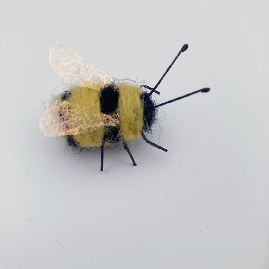 Needle felted bumble bee, bee model