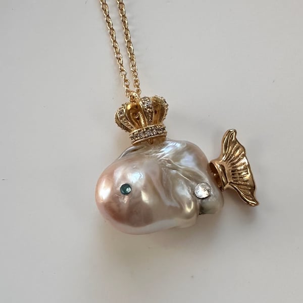Baroque pearl pendant necklace 