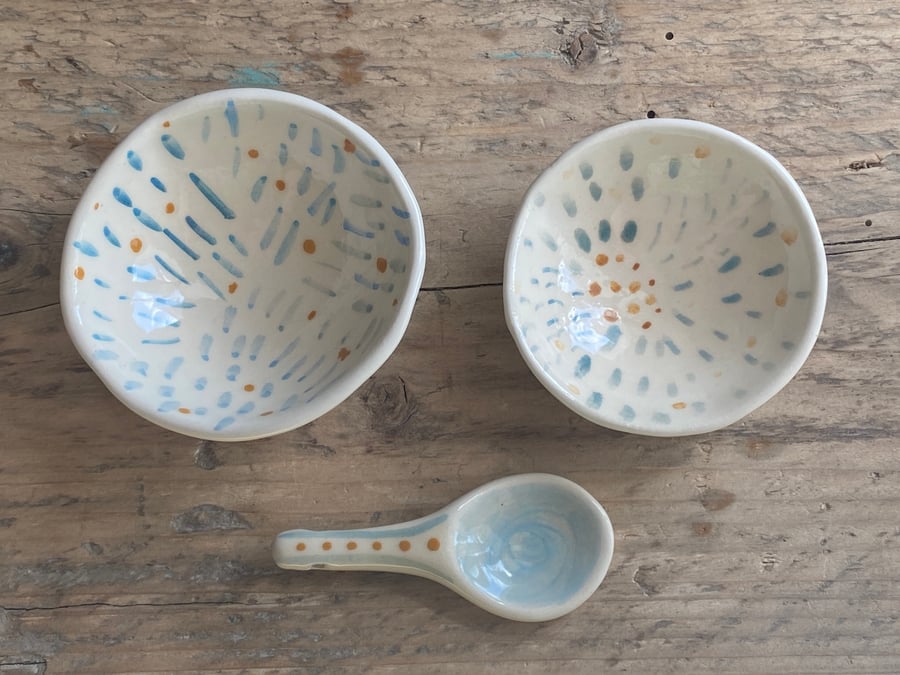 Beautiful Bundle of Dipping bowls and ceramic Spoon