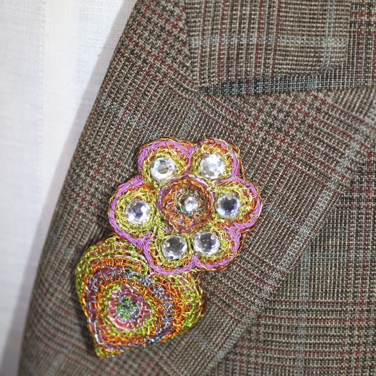 Sparkle heart brooch - sustainable jewellery