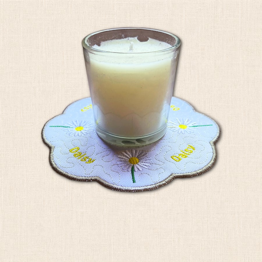 Daisy Candle Mat - Embroidered April Birth Flower Decor