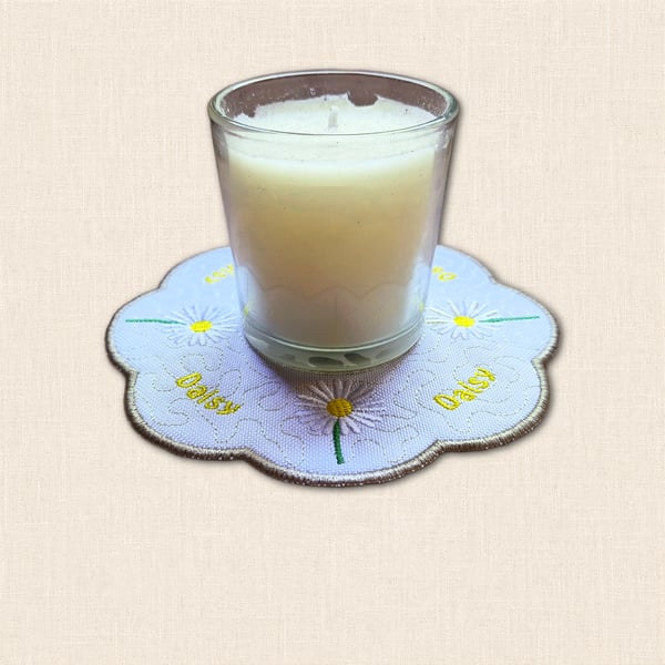 Daisy Candle Mat - Embroidered April Birth Flower Decor