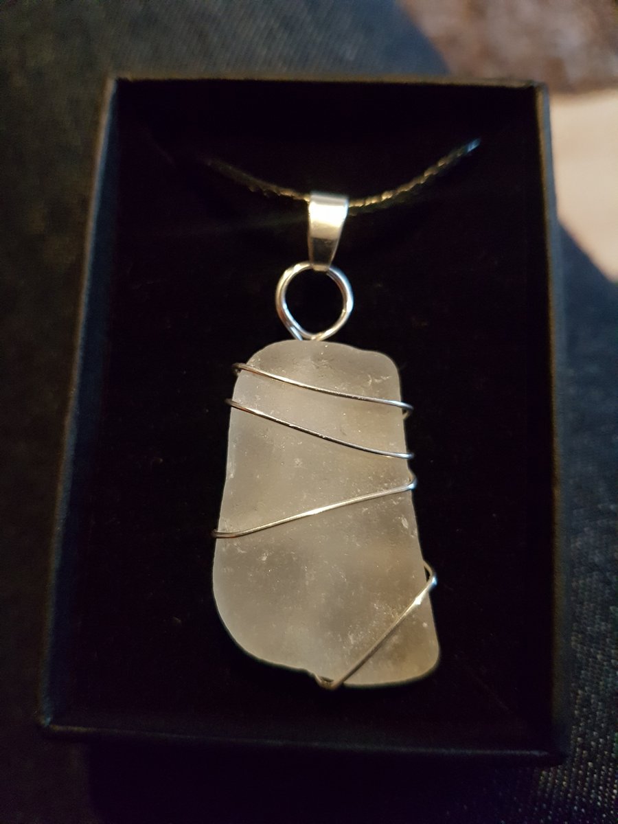 Wire wrapped seaglass pendant