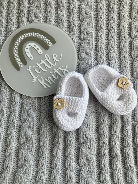 Hand knitted ‘Keelan’ Chunky Strap Baby Shoes (3-6 months)