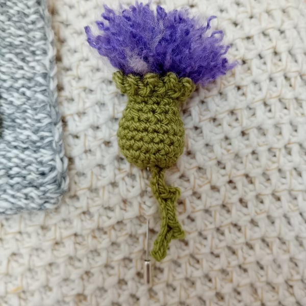Thistle crochet stick pin brooch