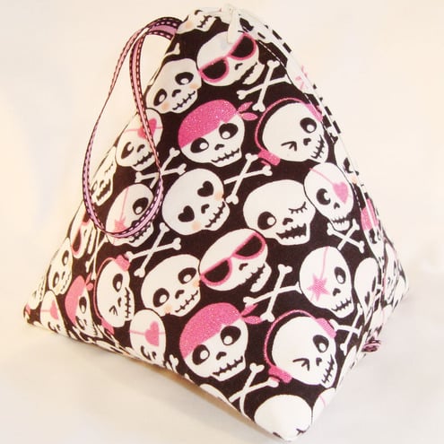 Knitting Pouch- Pyramid Style- Skull & Crossbones