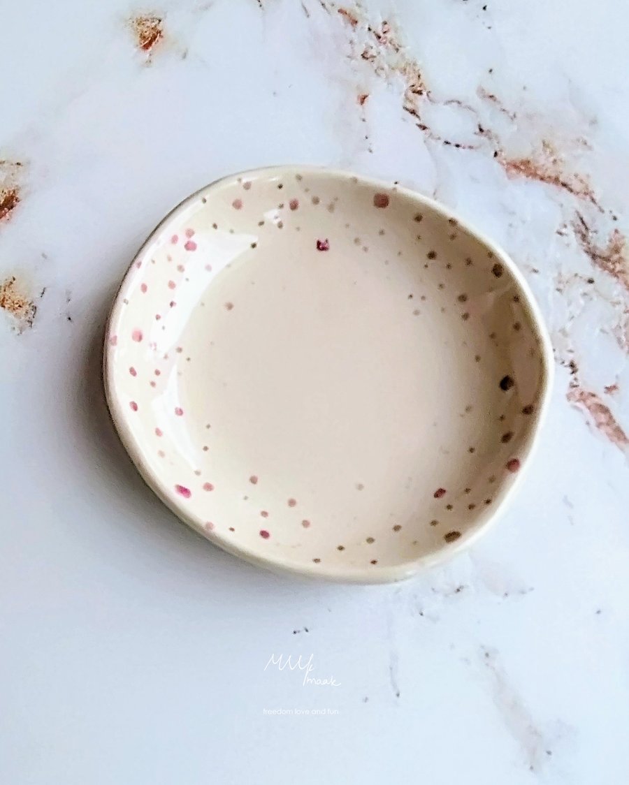 Dot Dot Dot Dot Dot Cat - violet