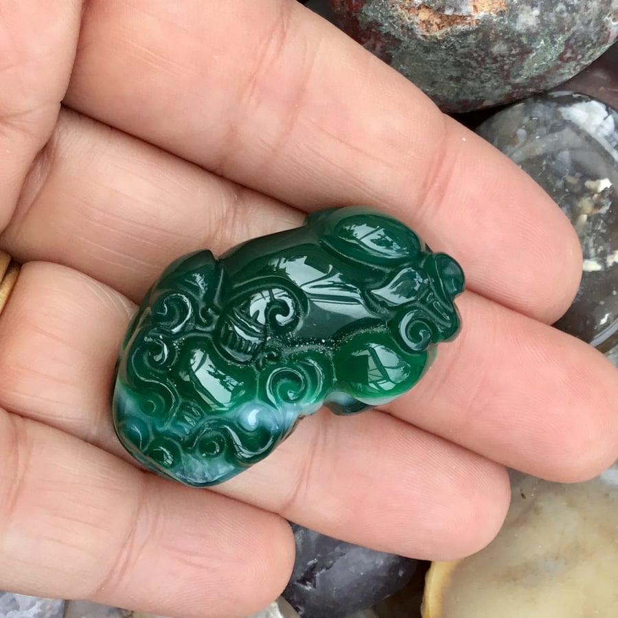 Beautiful Carved Chinese Dragon Agate Gemstone Bead for Jewellery Designers.