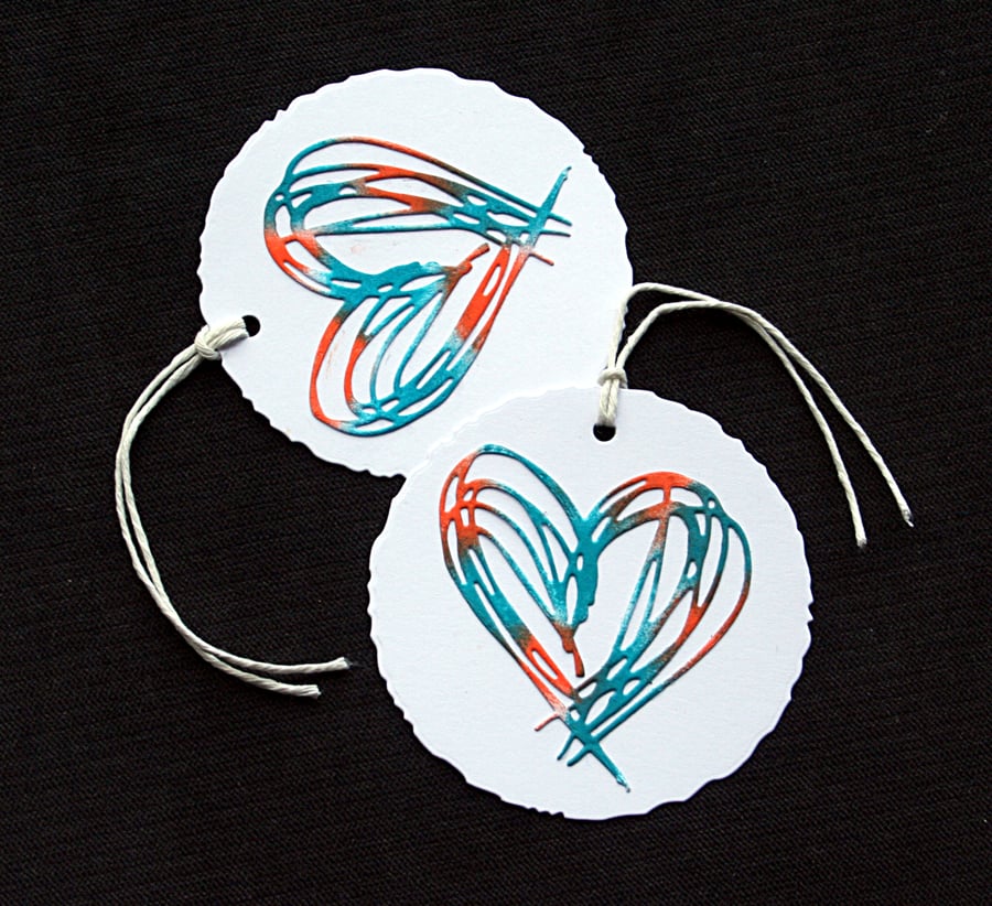 Scribble Heart Tags (round) - set of 2 - Handcrafted Gift Tags - dr18-0064