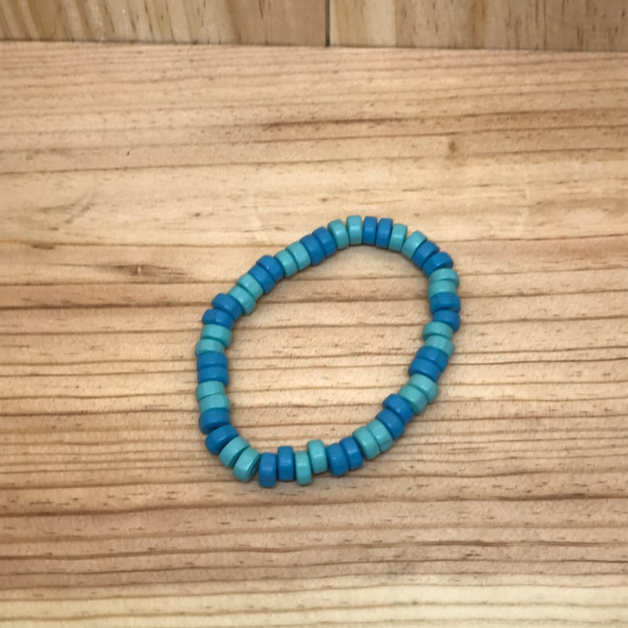Children's Turquoise Bead Bracelet. (094)