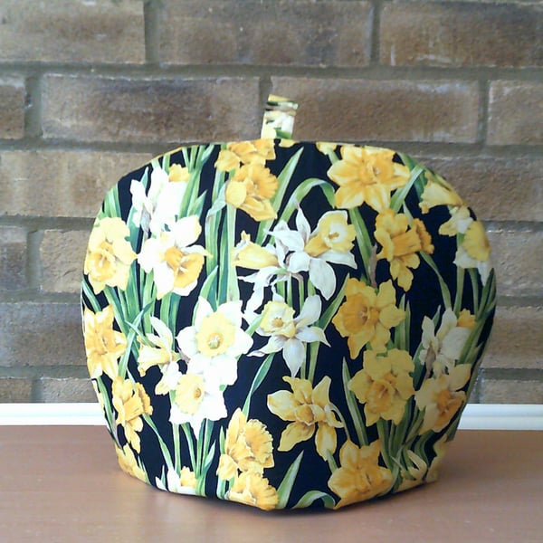 Large Tea Cosy with Daffodils on Black