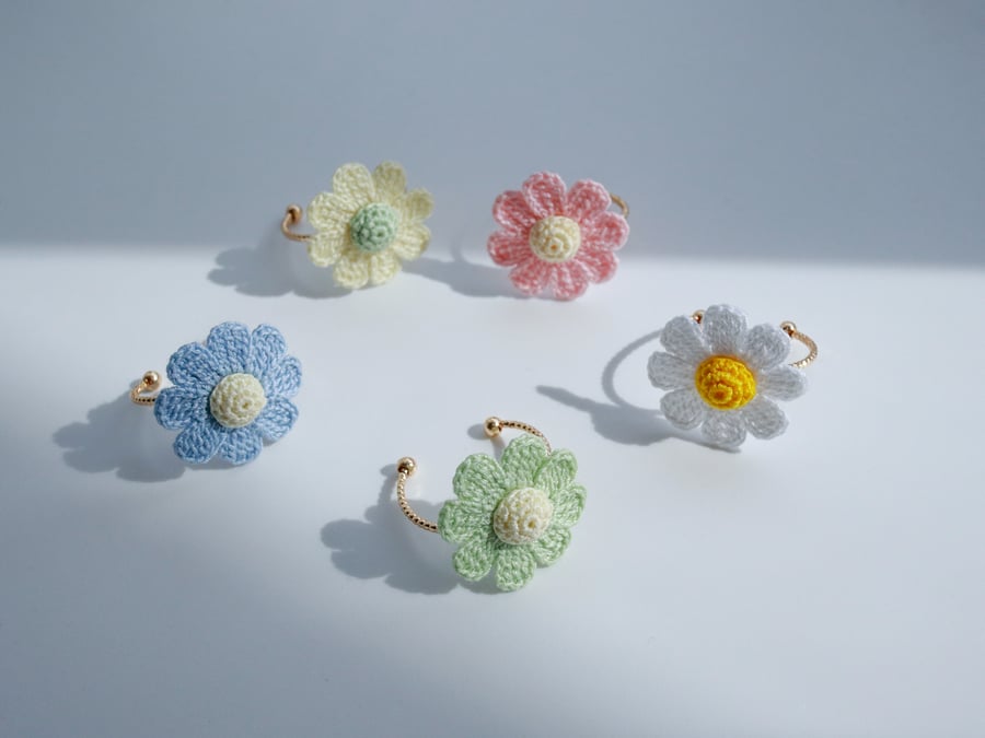 Sweet Daisy Flower Ring, April Birthflower Jewellery, Spring Summer Jewellery
