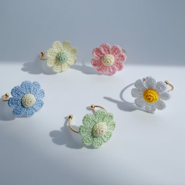 Sweet Daisy Flower Ring, April Birthflower Jewellery, Spring Summer Jewellery