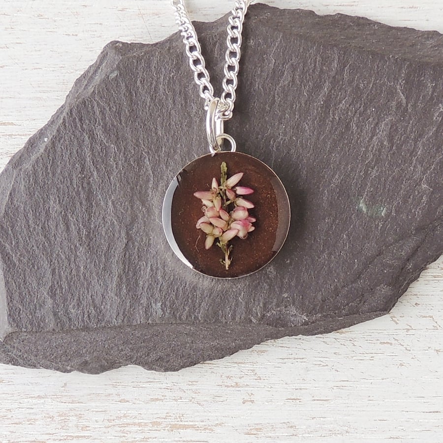 Brown Flower Necklace (939a)