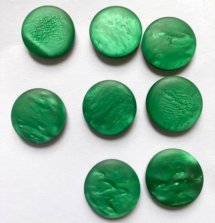 Set of 8 emerald green vintage buttons with tunnel shank