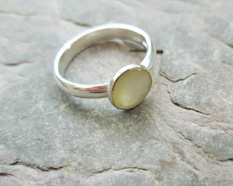Sterling Silver Ring with Lemon Shell Pearl