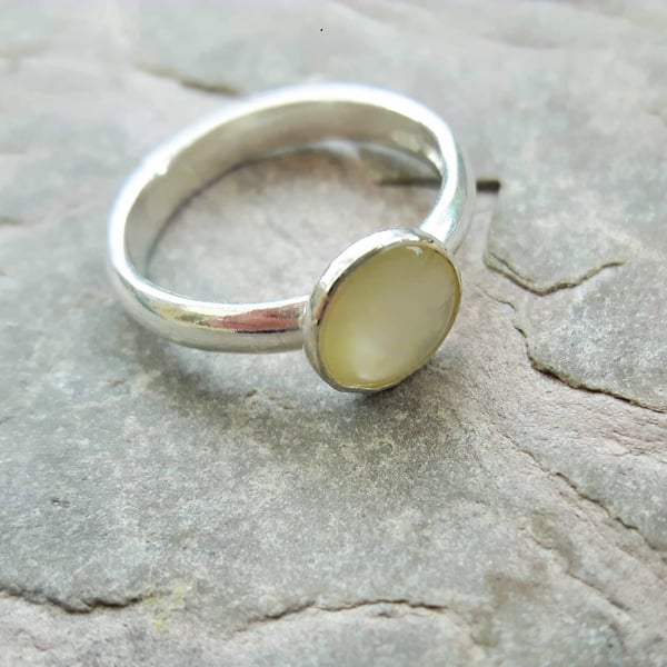 Sterling Silver Ring with Lemon Shell Pearl