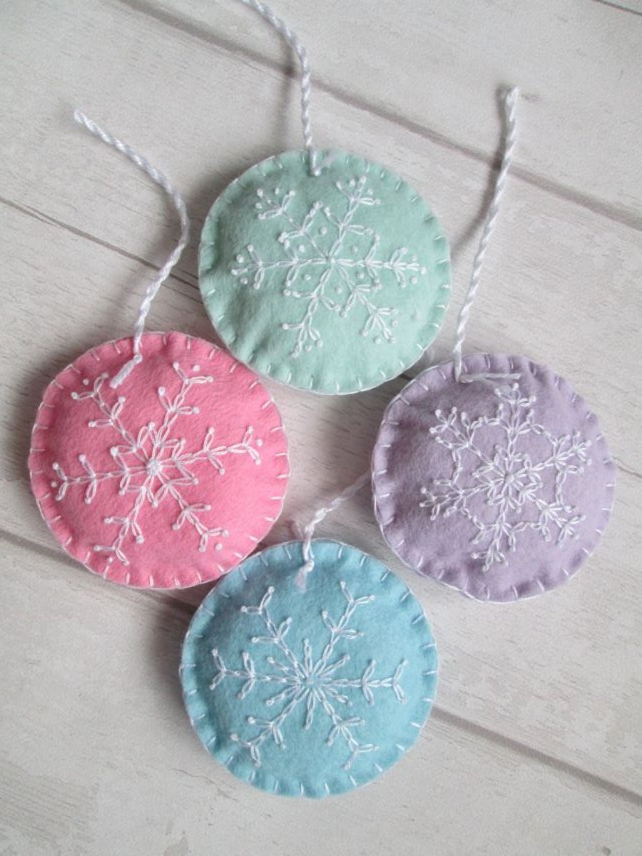 Set of 4 Pastel Hand Embroidered Snowflake Christmas Tree Decorations 