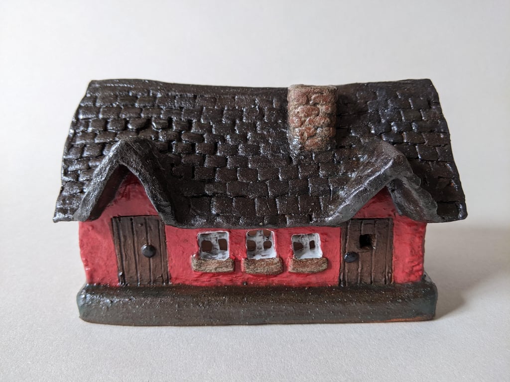  Cottage tealight holder