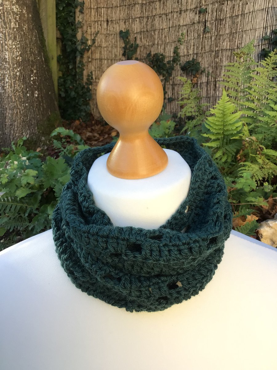 Snood in Rowan wool, colour Hunter Green