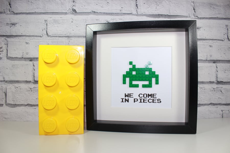 SPACE INVADERS - Framed custom made alien - Lego - Awesome pixel art work