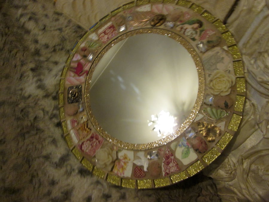Treasure mirror