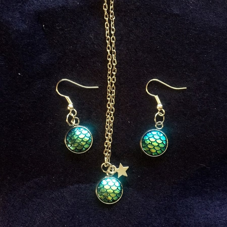 Dragon or mermaid scale necklace and earrings jewellery set blue green
