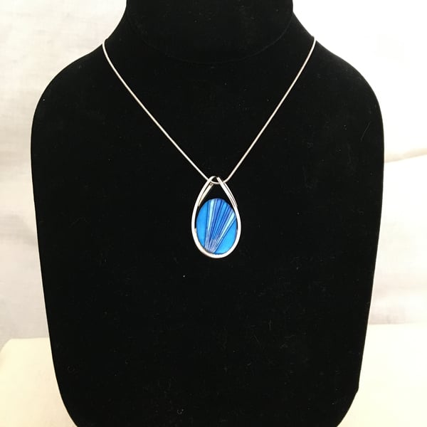 Vivid Blue Oval Centred Teardrop Pendant