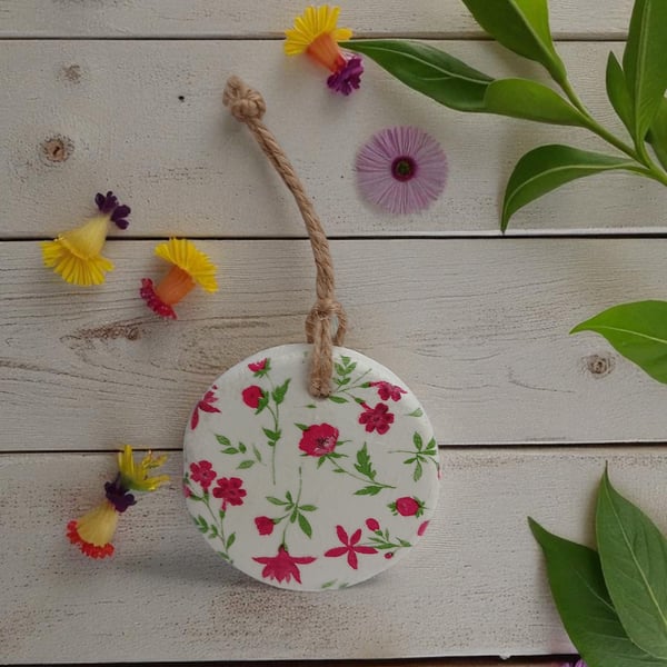 Pink Wildflowers Round Clay Hanging Aromatherapy Diffuser