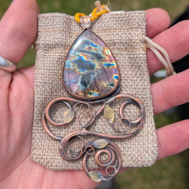 Art Nouveau Flora Labradorite Pendant