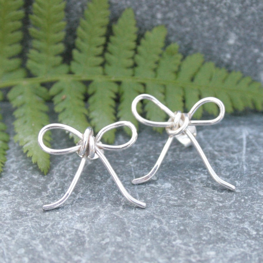 Sterling silver bow earrings