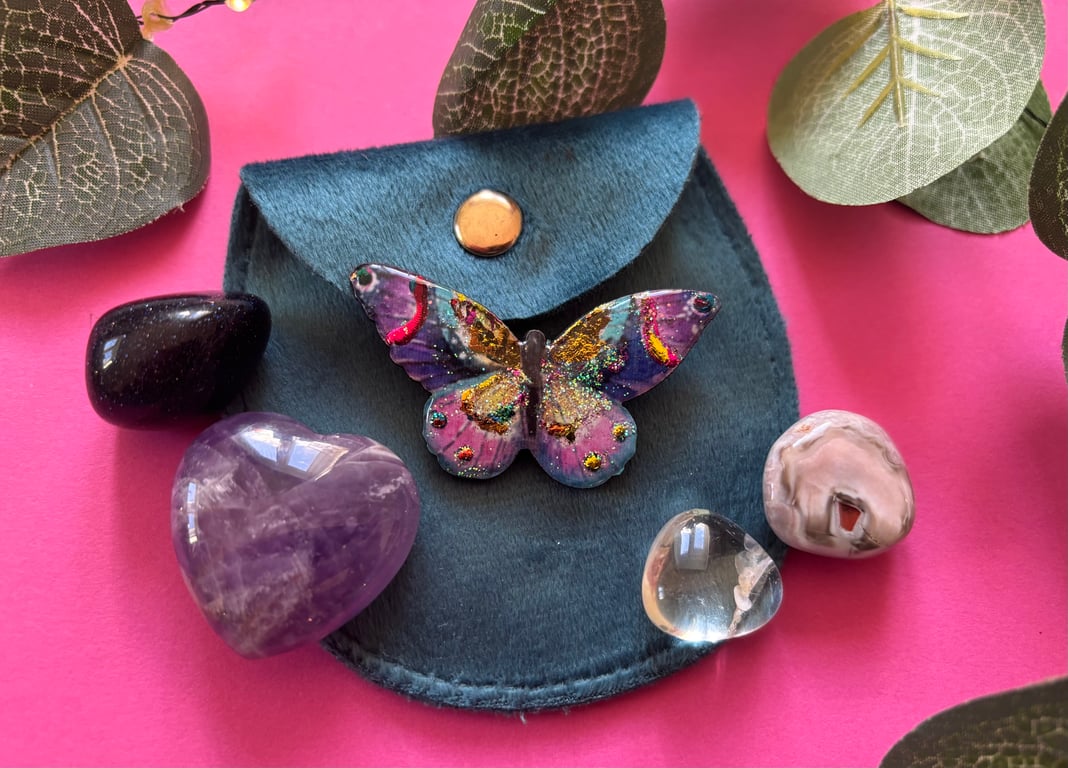 Pretty butterfly brooch 