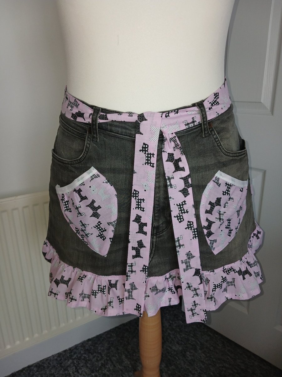 Mini denim apron with ruffle 