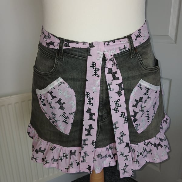 Mini denim apron with ruffle 