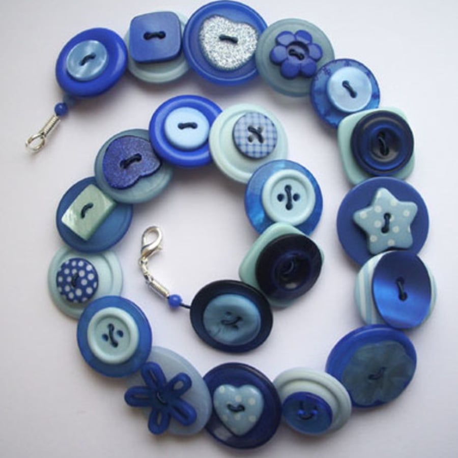 Dark blue and light blue button necklace