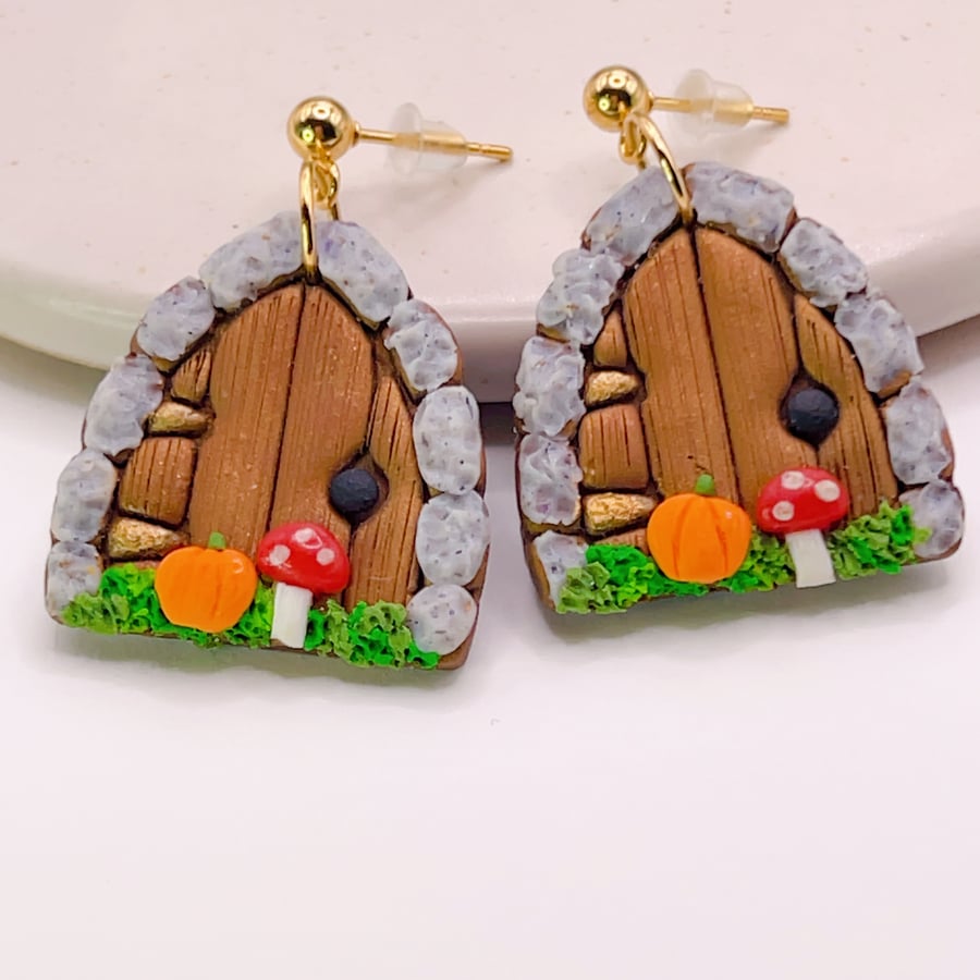 Hobbit Door Earrings – Tiny Woodland Magic for Dreamers