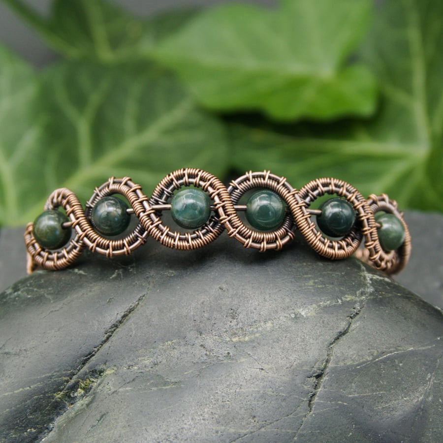 Wave Bracelet with Green Moss Agate - Copper Wire Woven Bracelet
