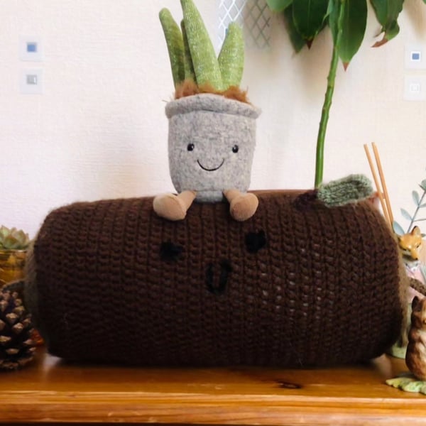 Lleucu the log - Lleucu'r boncyff
