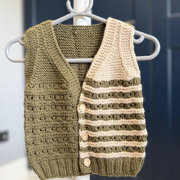 Hand-Knitted Baby V-Neck Vest with Stripe & Textured Detail – Khaki&Beige(9-12m)