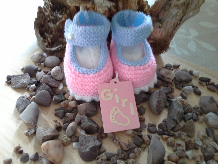 Baby Girls Hand Knitted Shoes 0-6 months