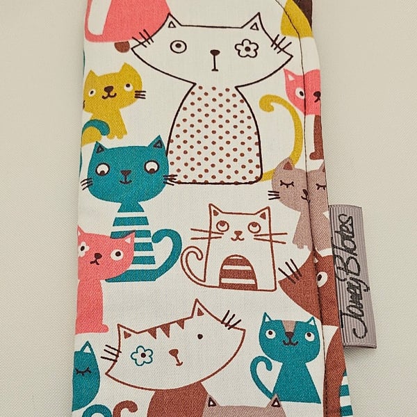 Funny cats fabric glasses case.