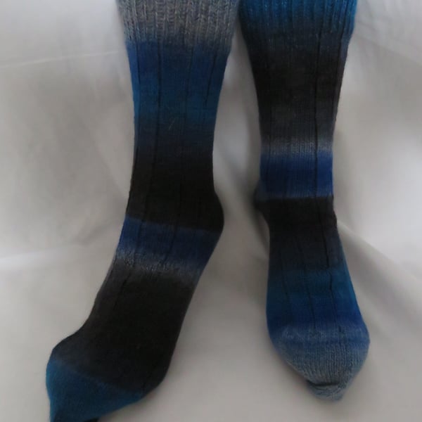 Hand-cranked Knitted Ribbed Wool Socks Size 8 to 9