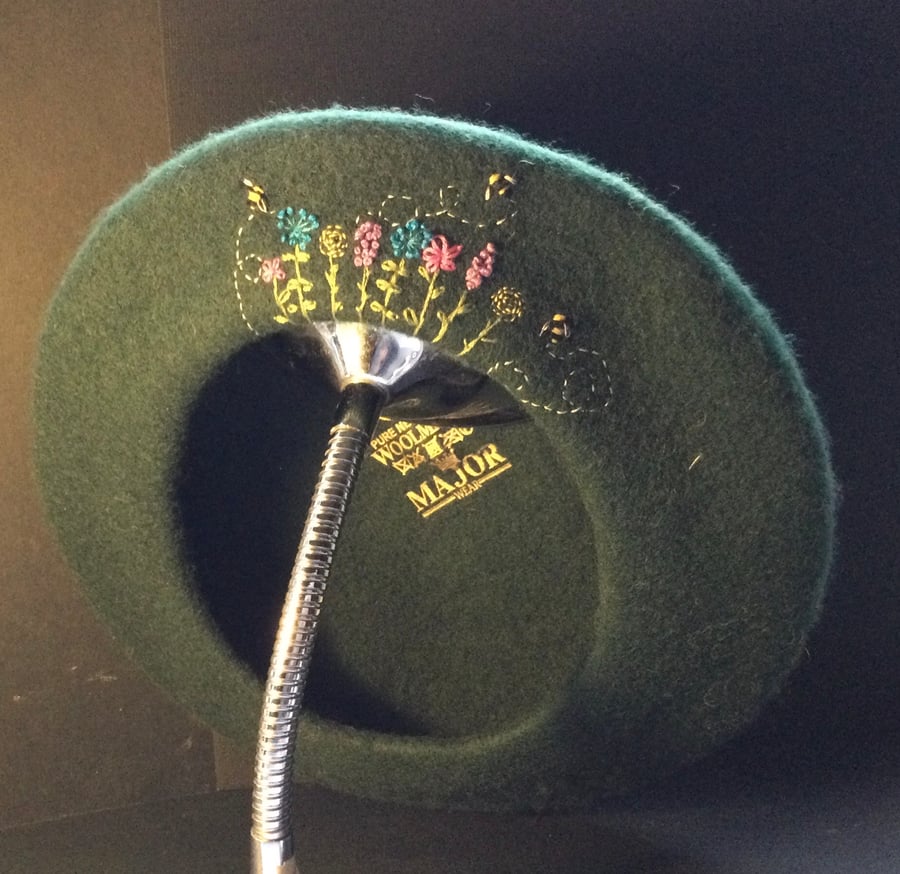 Dark green pure new wool embroidered beret