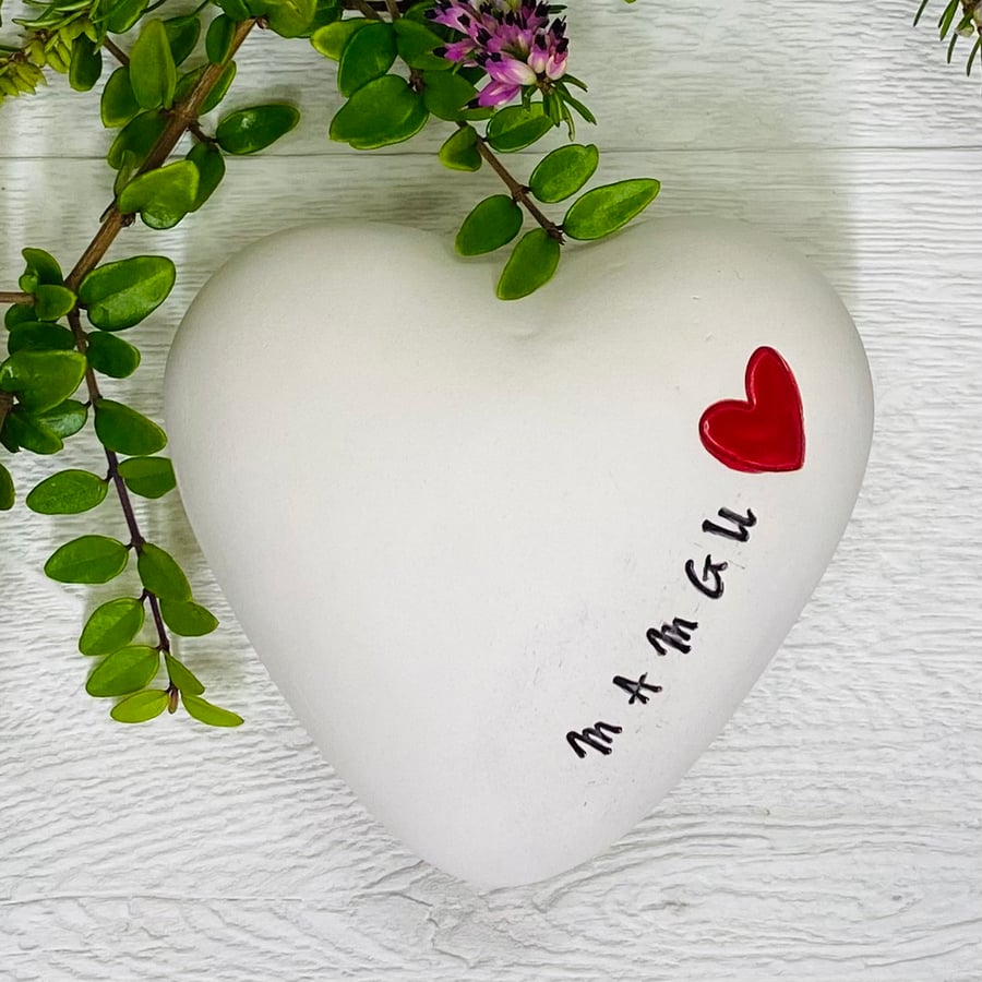 Ceramic heart pebble - Mamgu